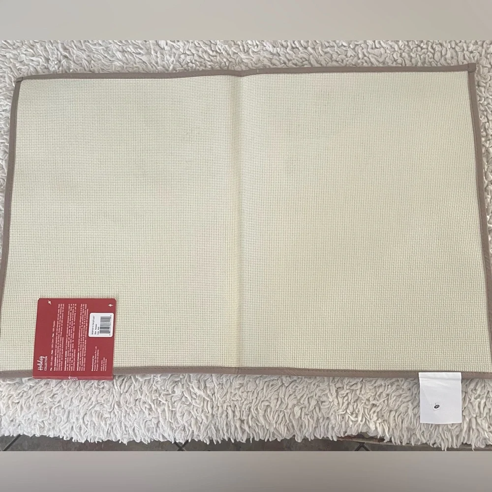 Holiday Reindeer Bath Mat - Tan and White